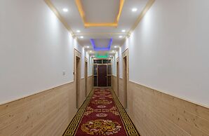 Dee Grand Marq Hotel