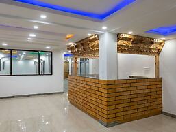 Dee Grand Marq Hotel