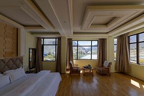 Dee Grand Marq Hotel