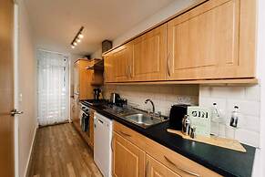 Impeccable 2-bed Apartment in Derby, England