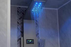 Angela's Hideaway - 2 Beds - Hot Tub - Sauna