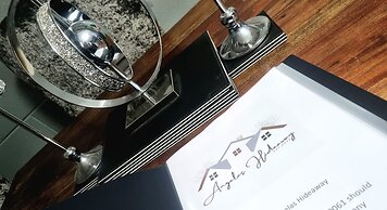 Angela's Hideaway - 2 Beds - Hot Tub - Sauna