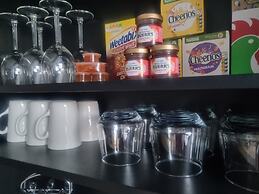 Angela's Hideaway - 2 Beds - Hot Tub - Sauna