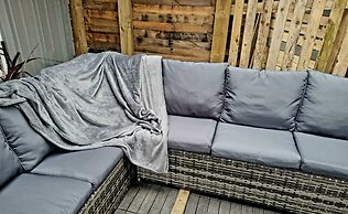 Angela's Hideaway - 2 Beds - Hot Tub - Sauna