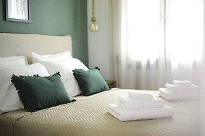 Damona 2BR Luxury Home With Garden