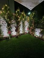 Damona 2BR Luxury Home With Garden