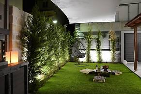 Damona 2BR Luxury Home With Garden