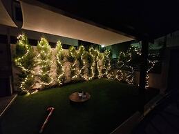 Damona 2BR Luxury Home With Garden