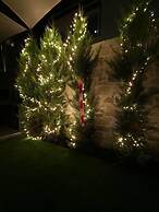 Damona 2BR Luxury Home With Garden