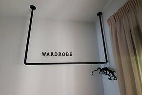 Damona 2BR Luxury Home With Garden