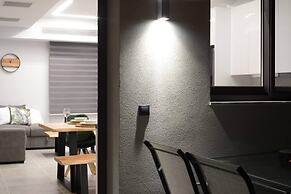 Damona 2BR Luxury Home With Garden