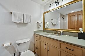 Family Getaway~pool, Tubing, Skiing, & Ice Castles Villa 1002 1 Bedroo