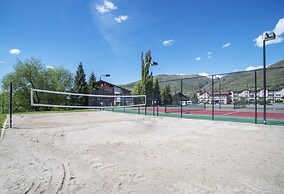 Adventure Hub~backcountry Skisnowmobilescuba Diving 734 3 Bedroom Town