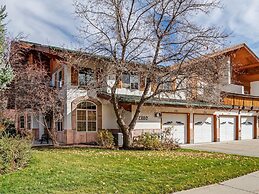 Adventure Hub~backcountry Skisnowmobilescuba Diving 734 3 Bedroom Town