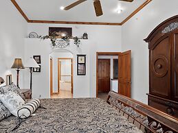 Adventure Hub~backcountry Skisnowmobilescuba Diving 734 3 Bedroom Town