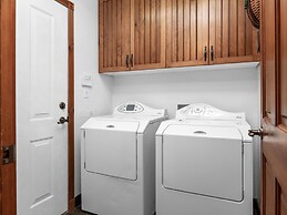 Adventure Hub~backcountry Skisnowmobilescuba Diving 734 3 Bedroom Town