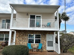 Tropical Hideaway 2 Bedroom Townhouse by RedAwning