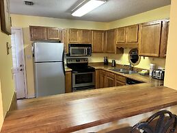 Tropical Hideaway 2 Bedroom Townhouse by RedAwning