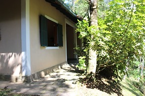 Casinha no sítio Calmamente