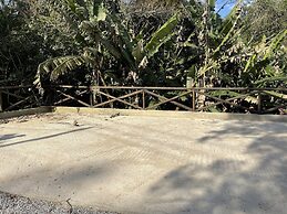 Casinha no sítio Calmamente