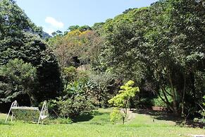 Casinha no sítio Calmamente