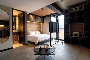 Indie Universe Creative Hotel