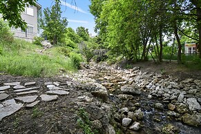 Family Getaway~hot Tub, Ice Castles & Tubing Hs 5 Bedroom Home by RedA