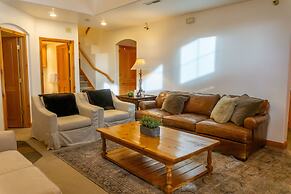 Family Vacation~heated In/out Pool, Tubing & Ice Skating 719 3 Bedroom