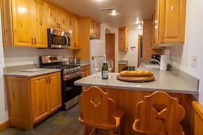 Family Vacation~heated In/out Pool, Tubing & Ice Skating 719 3 Bedroom