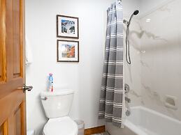 Family Getaway~pool, Hot Spring, Scuba & Ice Castles 727 4 Bedroom Hom