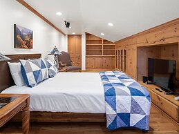 Family Getaway~pool, Hot Spring, Scuba & Ice Castles 727 4 Bedroom Hom