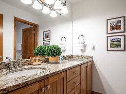 Family Getaway~pool, Hot Spring, Scuba & Ice Castles 727 4 Bedroom Hom