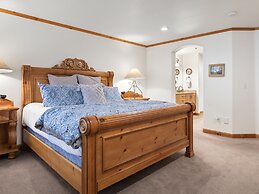 Family Getaway~pool, Hot Spring, Scuba & Ice Castles 727 4 Bedroom Hom