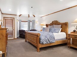 Family Getaway~pool, Hot Spring, Scuba & Ice Castles 727 4 Bedroom Hom