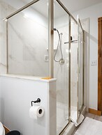 Family Getaway~pool, Hot Spring, Scuba & Ice Castles 727 4 Bedroom Hom