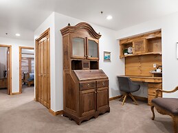 Family Getaway~pool, Hot Spring, Scuba & Ice Castles 727 4 Bedroom Hom