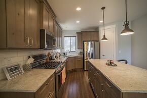 Family Vacation~crater Hot Spring, Tubing & Ice Skating~kanton 3 Bedro