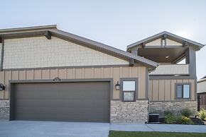 Family Vacation~crater Hot Spring, Tubing & Ice Skating~kanton 3 Bedro