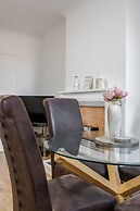 4 Bedroom House, Free Parking, Contractor's Haven