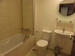 2 Bedrooms 2 Bathrooms Pool View Apartment