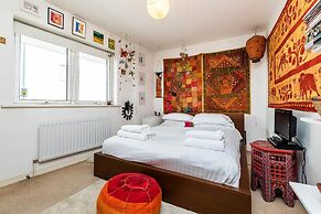 Delightful Moroccan Inspired Flat Hackney Sleeps 2