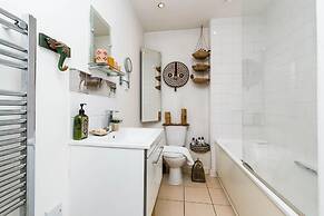 Delightful Moroccan Inspired Flat Hackney Sleeps 2