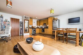 Delightful Moroccan Inspired Flat Hackney Sleeps 2