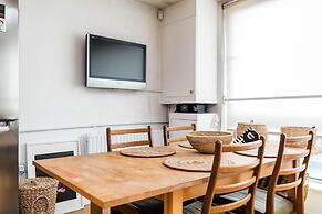 Delightful Moroccan Inspired Flat Hackney Sleeps 2