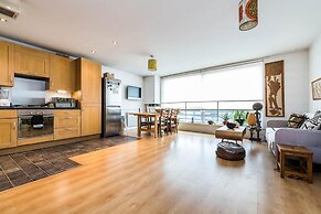 Delightful Moroccan Inspired Flat Hackney Sleeps 2