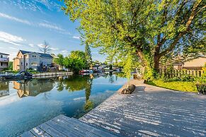 Shirlea Boutique Cottage