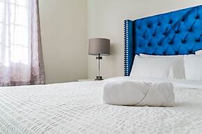 Lady Valentina Boutique Home