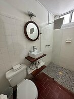 Creta Hotel & Suites