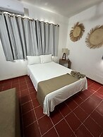 Creta Hotel & Suites