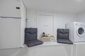 Newly Renovated Studio w Parking-Netflix